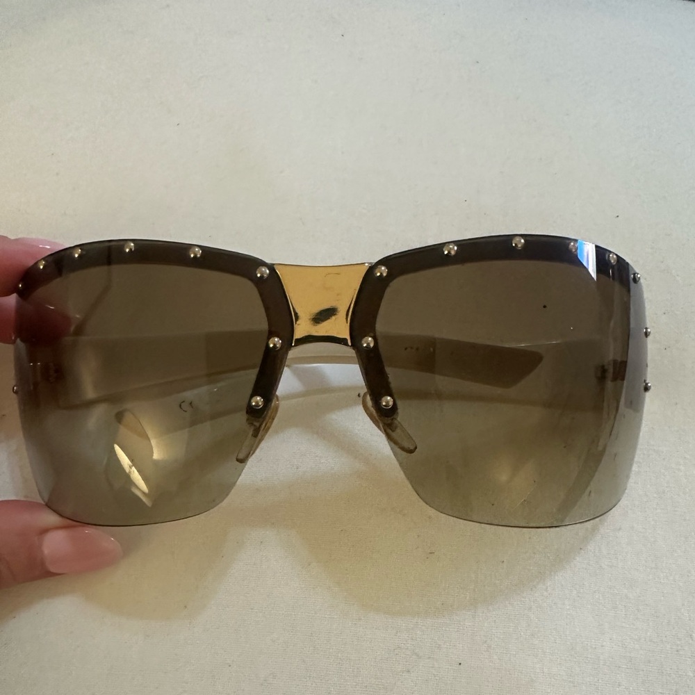 Gucci Sunglasses - Picture 3 of 6